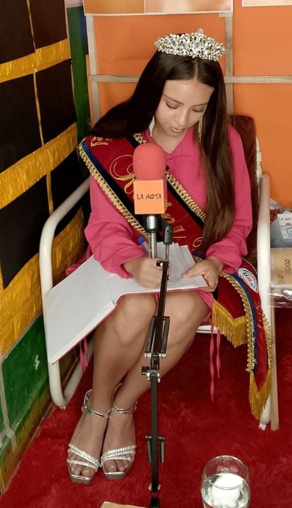 Ana Karen Caiza Reina de la Union de Barrios de Quito UBQ