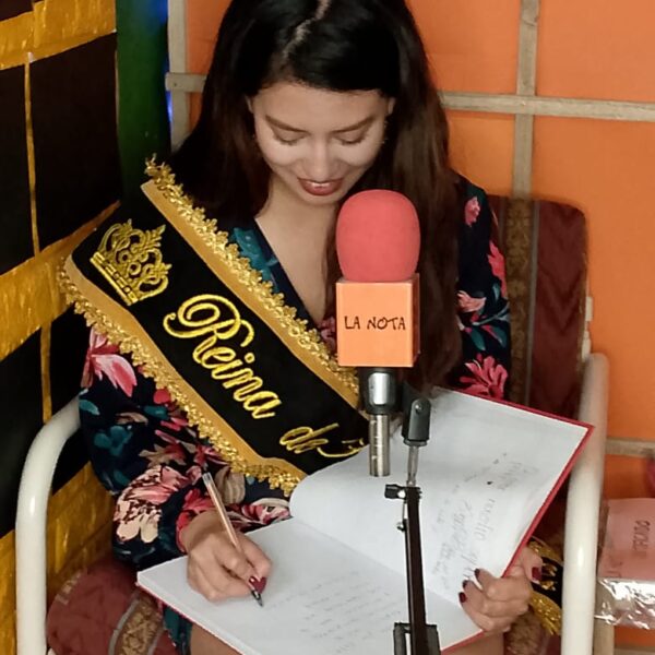 FOTOS DE LA ENTREVISTA A GABRIELA IGLESIAS REINA DE LA PARROQUIA DE ALANGASI